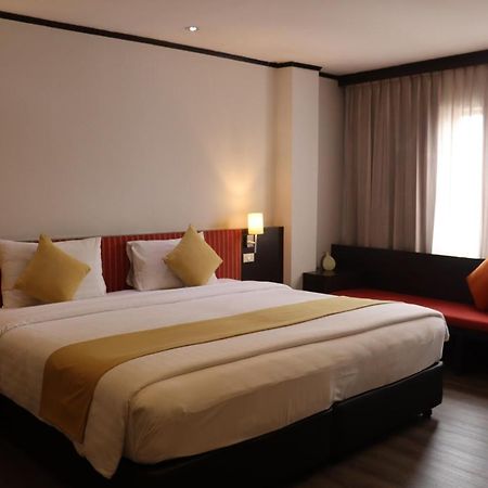 Bossotel Бангкок Екстер'єр фото