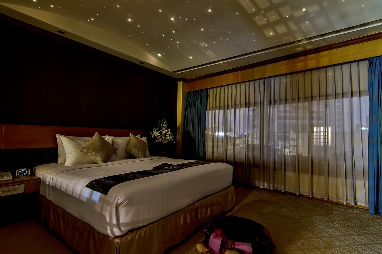 Bossotel Бангкок Екстер'єр фото