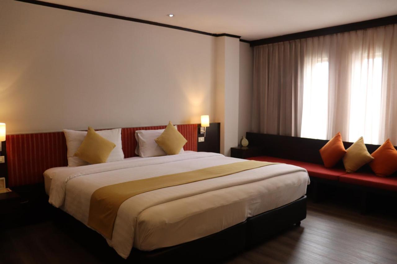 Bossotel Бангкок Екстер'єр фото